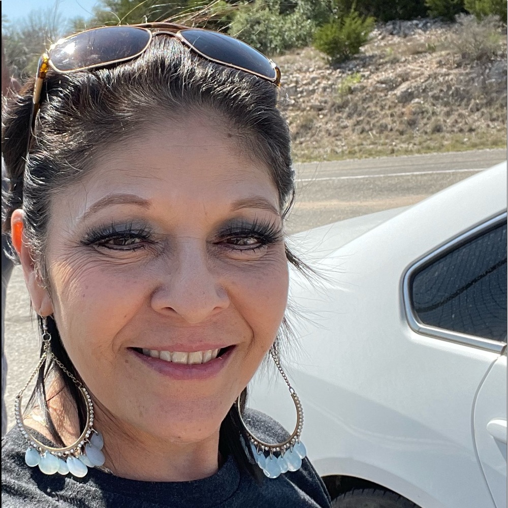 Meet your Posher, Leticia l